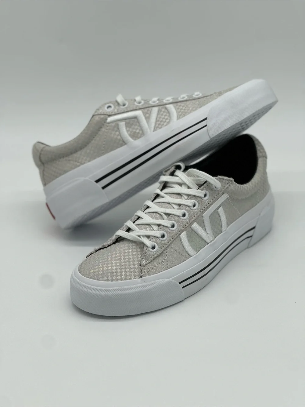 Vans Men’s Low-Top Sneakers in Light Silver and White